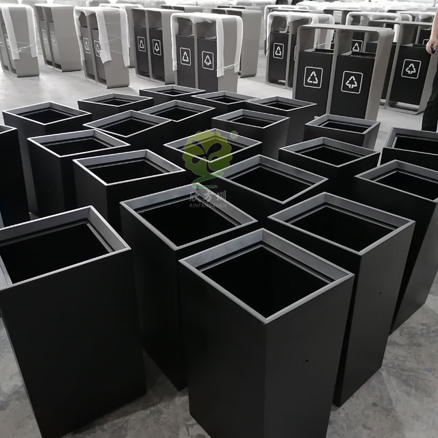 提升公共空間品質,深圳金屬垃圾桶助你一臂之力